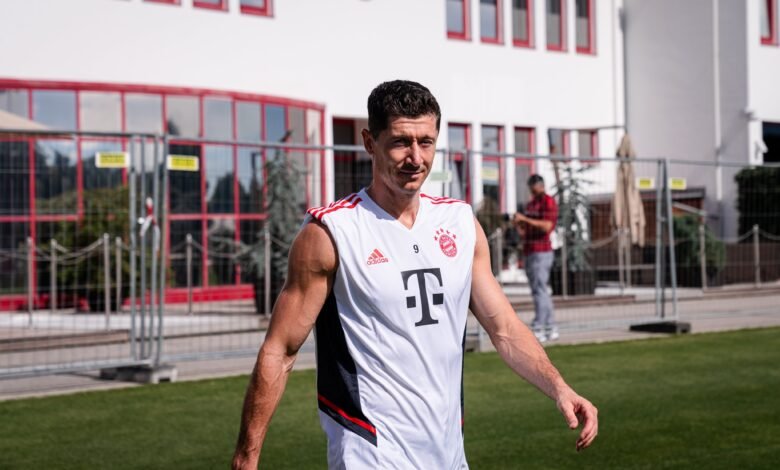 ليفاندوفسكي يغادر بايرن