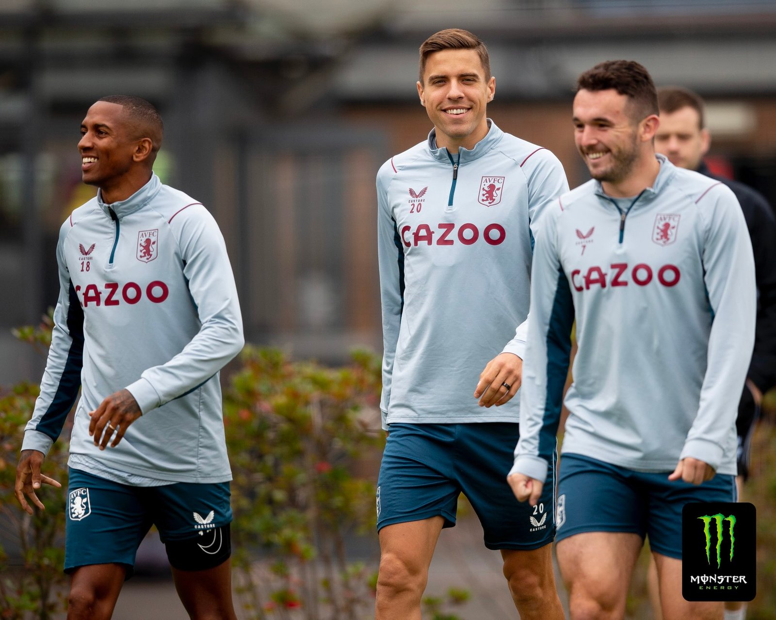 ليدز يواجه أستون فيلا