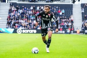 رين ينتصر على انجيه