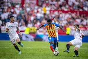 إشبيلية وفالنسيا