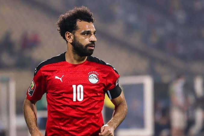 محمد صلاح الى باريس