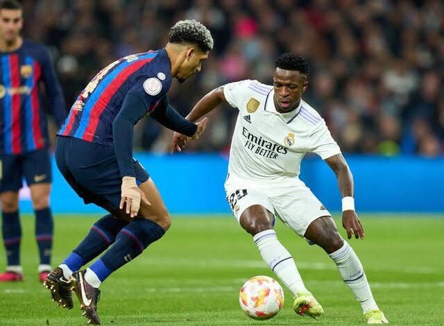 فينيسيوس وأروخو بطلا كلاسيكو أمس