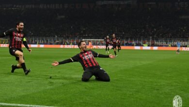 الجزائري إسماعيل بن ناصر يسجل هدف ميلان اليتيم في شباك نابولي