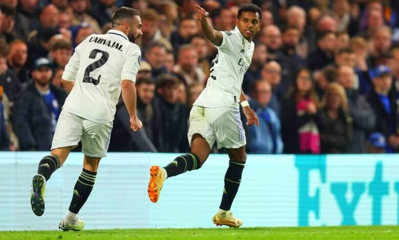 فيران توريس يسجل هدف الأمان والاطمئنان لبرشلونة أمام أتليتكو.