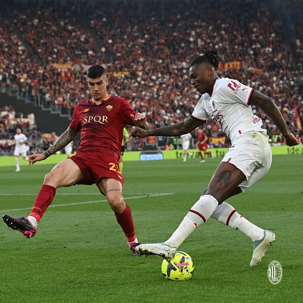 مباراة القمة التي انتهت بتعادل إيجابي بين روما وميلان في "الكالتشيو" قبل يومين