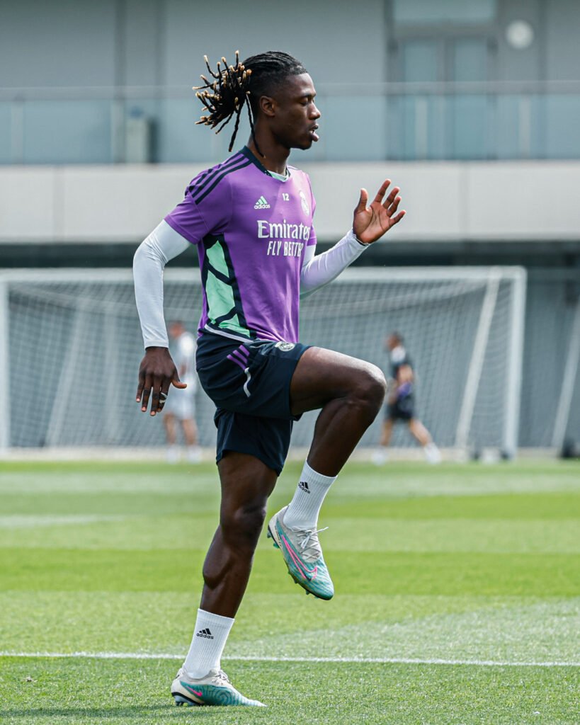 كامافينجا العائد إلى ريال مدريد ف حة تدريبية أمس