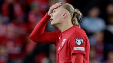 إيرلينج هالاند يغيب عن منتخب بلاده ومانشستر سيتي بسبب إصابة في الكاحل.