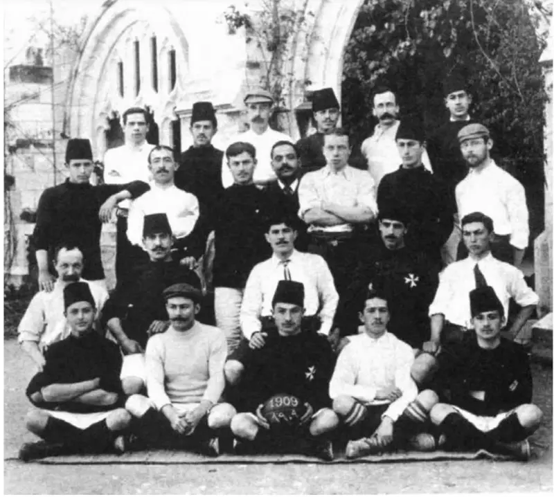 كرة القدم الفلسطينية