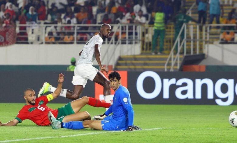 وضع دليل ماكجوبا جنوب أفريقيا في طريقها إلى ربع نهائي كأس الأمم الأفريقية حيث حافظ الفريق المصنف 66 في العالم على شباكه نظيفة للمرة الثالثة على التوالي.