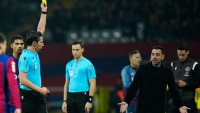 تشافي يحصل على إنذار في الهزيمة القاسية أمام فياريال. وقال عن تدريب برشلونة: "إنه يرهقك بشكل رهيب، من حيث الصحة والصحة العقلية والمزاج".