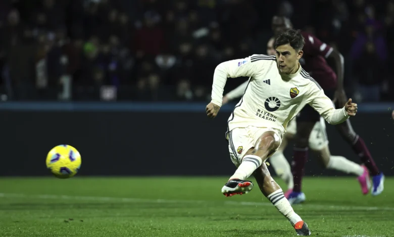 في الحضور الثاني للمدرب الجديد لروما دانييلي روسي باولو ديبالا يسجل هدفا في مرمى ساليرنيتانا المتأخر