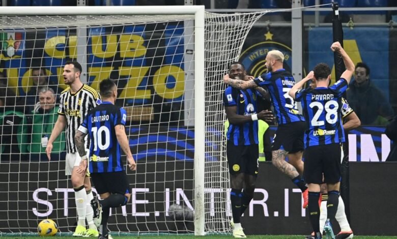 احتفل لاعبو إنترميلان بهدف جاتي العكسي