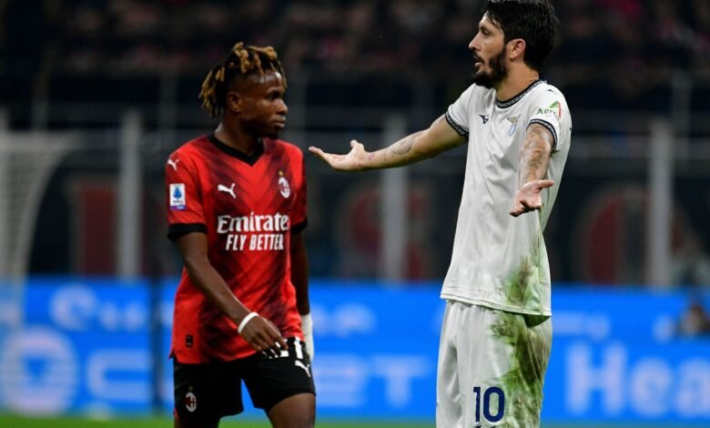 يسافر ميلان إلى العاصمة الإيطالية روما للقاء لاتسيو ،وعينه على المركز الثاني قبل يوفنتوس