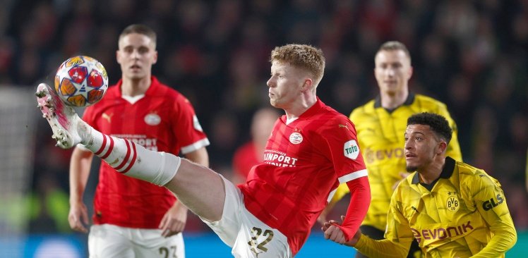 بوروسيا دورتموند ضد ايندهوفن