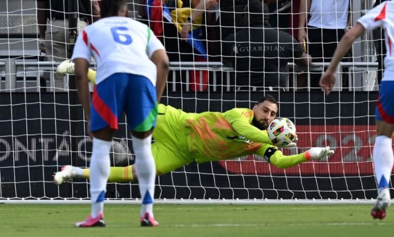 دوناروما ينقذ مرماه إيطاليا من ضربة جزاء فنزويليية في المباراة الودية التي جمعتهما الخميس في فلوريدا .
