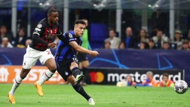 تاريخيًا، فاز إنتر بـ 90 مباراة ديربي رسمية، بينما فاز ميلان بـ 79 مباراة.