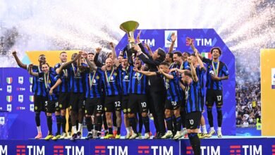 رغم التعادل المتأخر أمام لاتسيو إنتر ميلان يحتفلون بلقب الدوري الإيطالي في سان سيرو