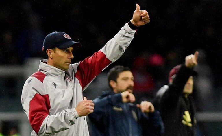 الدوري الإيطالي - تورينو ضد بولونيا - ملعب أوليمبيكو غراندي تورينو، تورينو، إيطاليا - 3 مايو 2024 مدرب بولونيا تياجو موتا يتفاعل