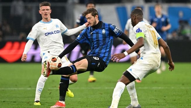 سكاماكا يهدي أتالانتا هدف التعادل مع مرسيليا