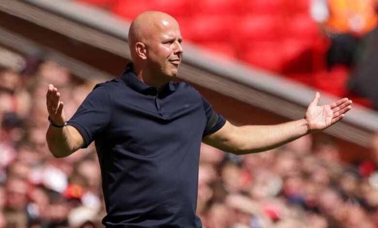 أرني سلوت مدرب ليفربول