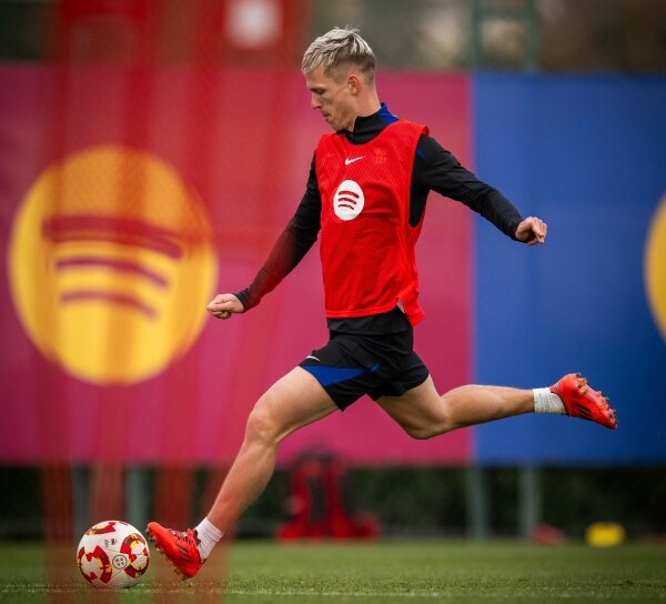 برشلونة.. داني أولمو 