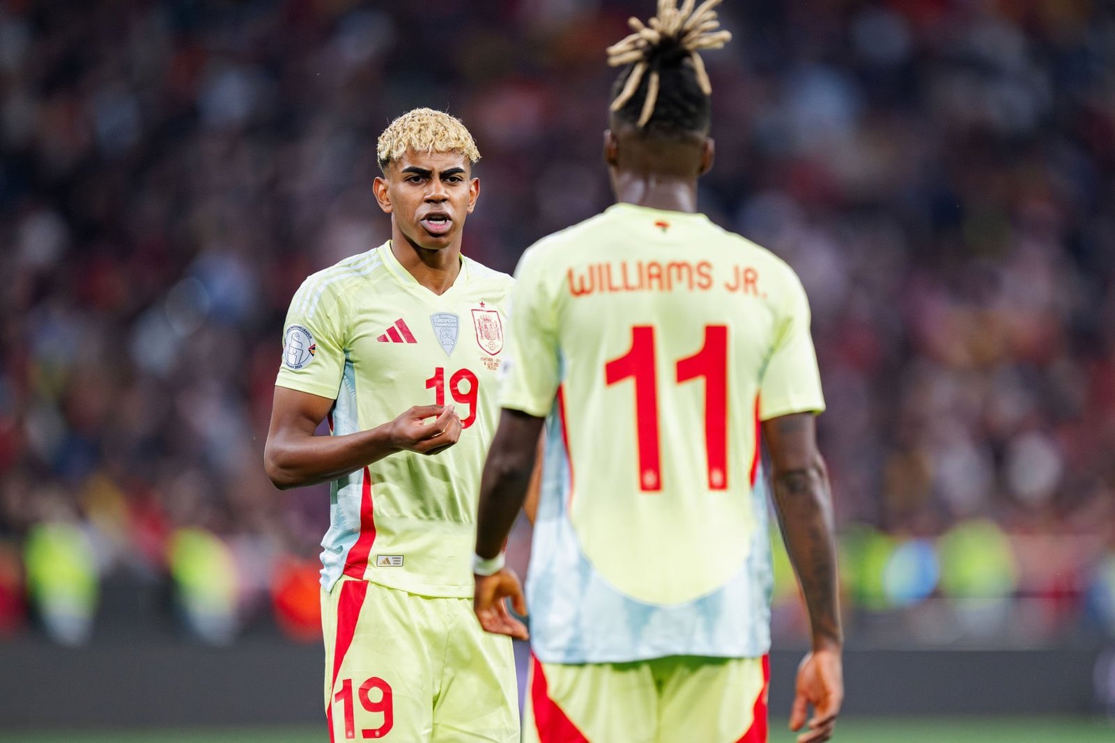 نيكو ويليامز ... برشلونة